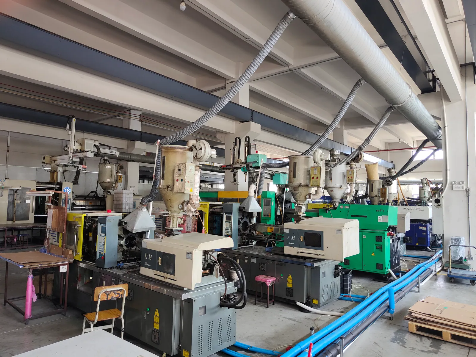 Injection molding equipment in supplied company workshop photo